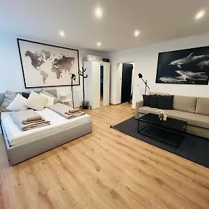 x-hain-kiezwohnung.find-berlin-hotels.com/